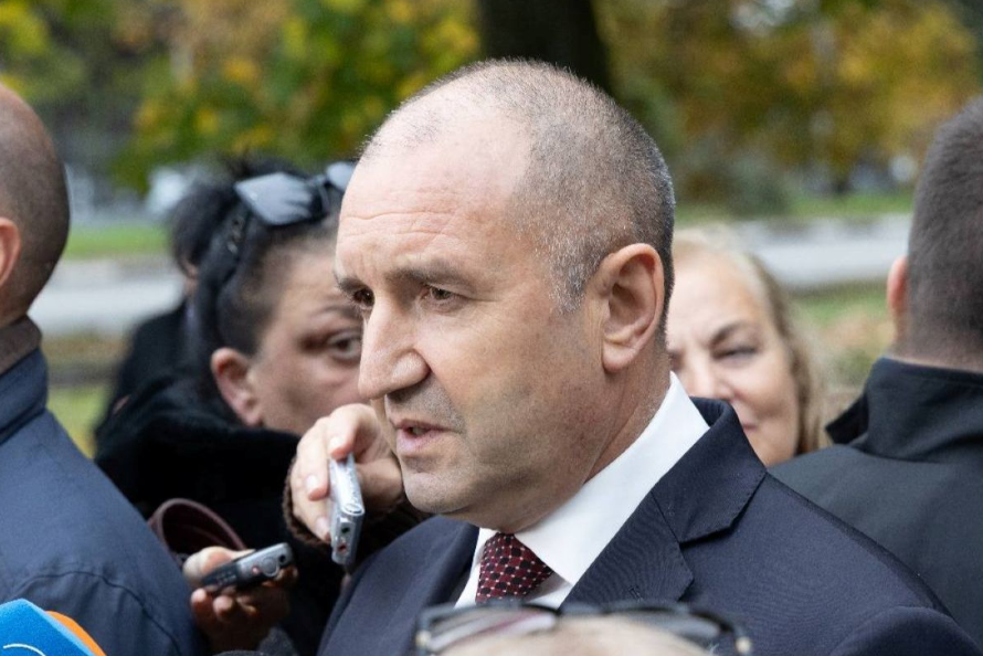 Радев: Единствен излез се оставка и предвремени избори