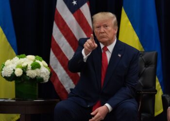 Зеленски шокиран: Трамп открива дека Путин се понудил да помогне