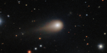 TESS го документира патувањето на меѓуѕвездната комета 3I/ATLAS