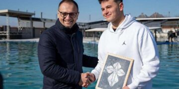 Јордан Ангелески го фати светиот крст во Прилеп