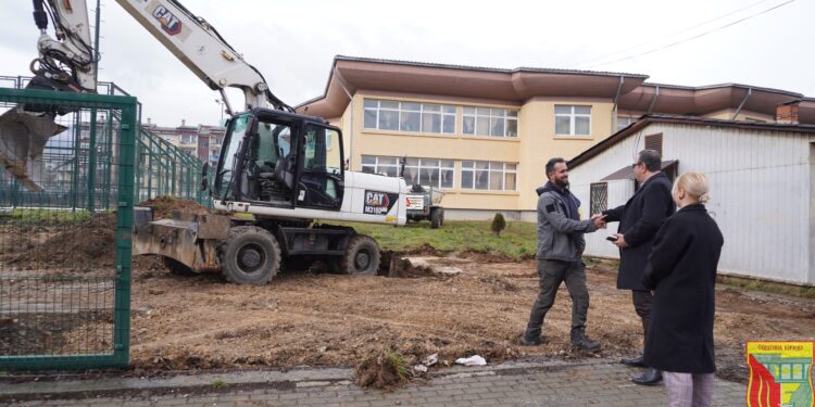 Изградба на нови места за паркинг кај ООУ „Кузман Јосифоски – Питу“ во Кичево