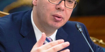 „Неважни луѓе“: Вучиќ ја понижи делегацијата на ЕП, но Србија не се откажува од ЕУ