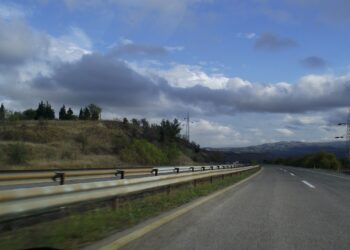 Сите државни патишта проодни, сообраќајот се одвива без прекини и покрај зимските услови