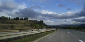 Сите државни патишта проодни, сообраќајот се одвива без прекини и покрај зимските услови