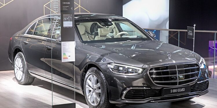 Мерцедес-Бенц слави 140 години со премиера на новата С-Класа