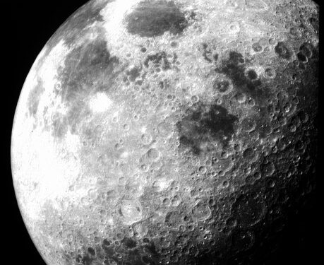 НАСА подготвува историско враќање на човекот околу Месечината со мисијата „Артемис II“