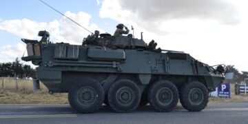 Армијата добива 42 моќни борбени „Страјкери“ од САД