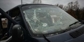 Автомобил со намера удри во синагога во Бруклин, уапсен возачот