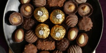 СЗО бара повисоки даноци на слатките и алкохолот