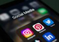 Франција воведе забрана за користење на социјалните мрежи за лица под 15 години