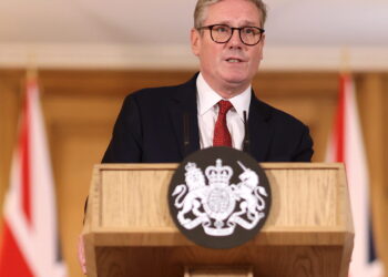 Стармер го одби повикот за „алијанса на средни сили“: Британија се држи на прагматичен курс кон Кина