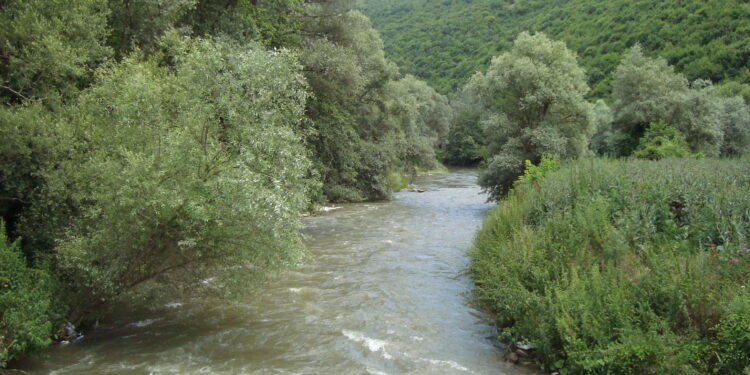 Реките во Македонија со зголемено ниво