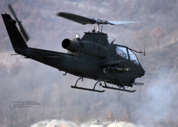 Воен хеликоптер AH-1S Кобра се сруши за време на тренинг во Јужна Кореја, настрадани двајца пилоти