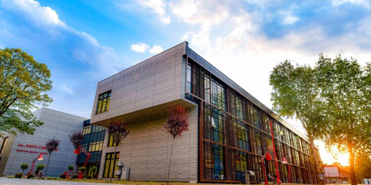 Инцидент со нож во училиште во Центар: Родители алармираат за долгорочна агресија и недоволни реакции од раководството