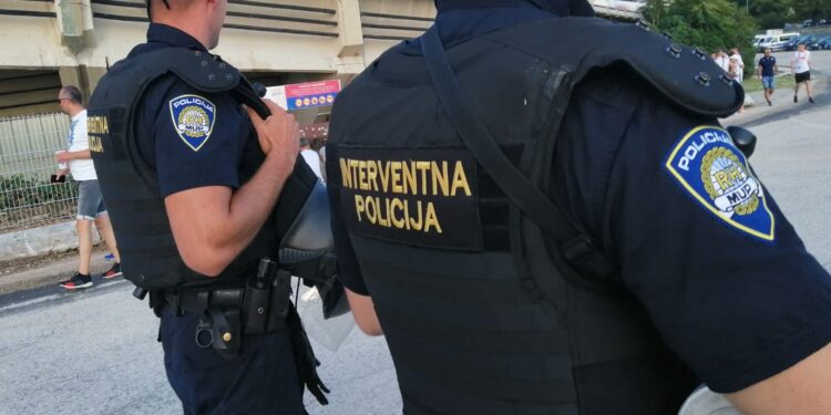 22-годишник уапсен во Загреб за шверц на марихуана преку апликација