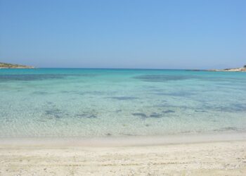 Грција суспендира комерцијални активности на заштитени плажи во Куфонисија