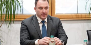 Андоновски: Вештачката интелигенција ќе ја забрза работата на институциите, но луѓето остануваат клучни