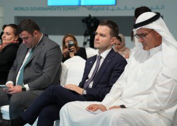 Муцунски потпиша меморандум со ОАЕ за модернизација на јавната администрацијата