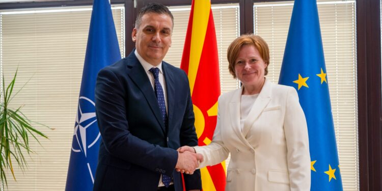 Mинистерот Хоџа се сретна со амбасадорката Дрекслер: Поддршката на Германија клучна за енергетската транзиција во регионот