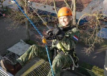 Кралицата Максима од Холандија започна воена обука за резервисти