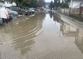 Поплавена улицата „Арсо Мицков“ во Ѓорче Петров, жителите бараат помош од општината