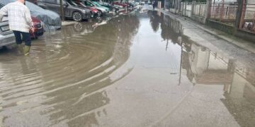 Поплавена улицата „Арсо Мицков“ во Ѓорче Петров, жителите бараат помош од општината