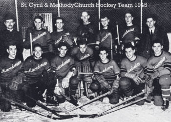 Од „MACEDONIAN“ на дресовите во 1945 до НХЛ драфтот во 2008: Гордоста на Стивен Стамкос за македонските корени