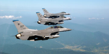 Ф-16 на јужнокорејските воздухопловни сили се урна при ноќна вежба, пилотот безбеден