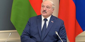 Зеленски воведува санкции против Лукашенко поради поддршка на Русија во војната