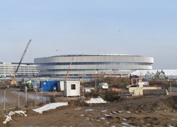 Хокејската арена во Милано сè уште не е довршена, а ЗОИ почуваат за четири дена