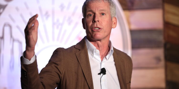 Американскиот министер за енергетика размислува за повлекување од ИЕА