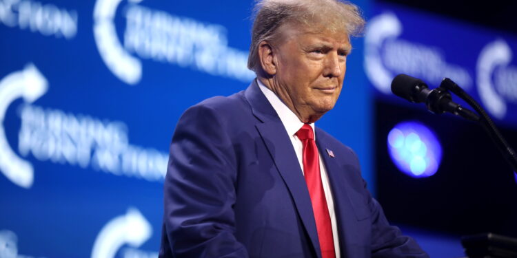 Трамп предупредува: Иран ќе се соочи со сериозни последици ако не се постигне нуклеарен договор