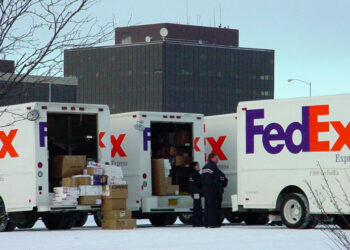 FedEx поднесе тужба против САД за поврат на царините по одлуката на Врховниот суд