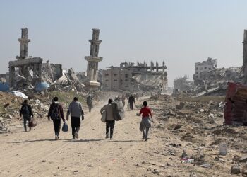 По порастот на насилството во Газа, поранешни европски дипломати повикуваат на притисок врз Израел