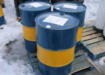 Покачени се цените на нафтата по барел поради геополитичките тензии