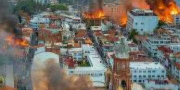 Картелот CJNG и објави војна на државата: Запалени градови, пукање, блокади и паника во Џалиско и Пуерто Ваљарта – ВИДЕО