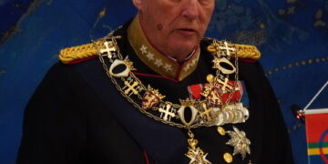 Норвешкиот крал Харолд V хоспитализиран на Тенерифе поради инфекција и дехидрација