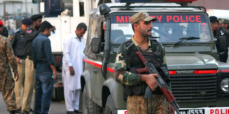 Масовен напад во џамија во Исламабад: Најмалку 12 загинати, десетици повредени