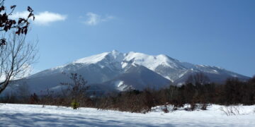 30 загинати во лавина од снежни врнежи во Јапонија, војската распоредена за помош на населението