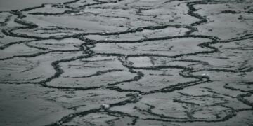 Голем кратер проголта бензинска пумпа во Каиро: Повредени две лица