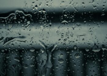 Локални врнежи, снег и засилен ветер во следните два дена