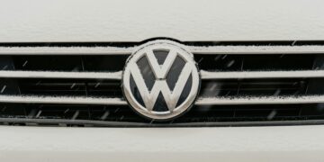 Фолксваген нуди предвремена пензија на 57 години