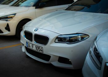 Пад на продажбата на нови автомобили во ЕУ, но електричните и хибридите во пораст