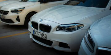 Пад на продажбата на нови автомобили во ЕУ, но електричните и хибридите во пораст