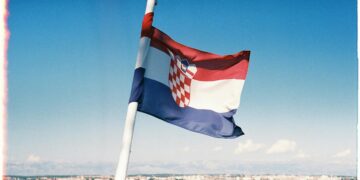 Семејните продавници во Хрватска ќе можат да работат во недела