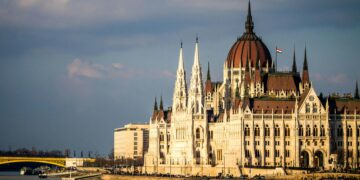 Унгарија пред изборен пресврт: Орбан под притисок како никогаш досега