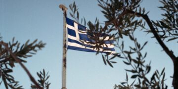 Грчки офицер уапсен за шпионажа во корист на Кина