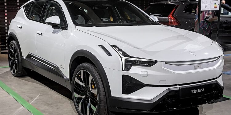 Polestar ја подобрува мобилноста во Европа со автоматско полнење и Supercharger пристап