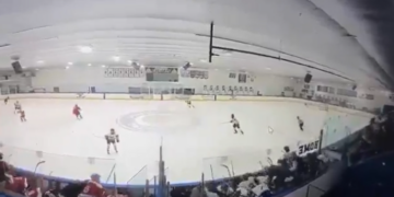 Масовно пукање на хокејски натпревар во САД