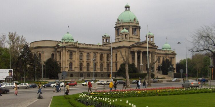 Брисел го доведува во прашање финансирањето од 1,6 милијарди евра поради судските измени во Србија